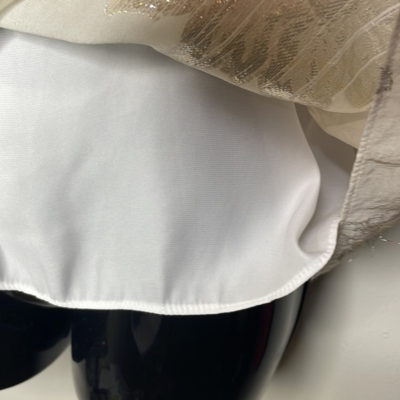 White House Black Market Size S White Metallic Gold Floral Sleeveless Silk Top - Picture 5 of 12